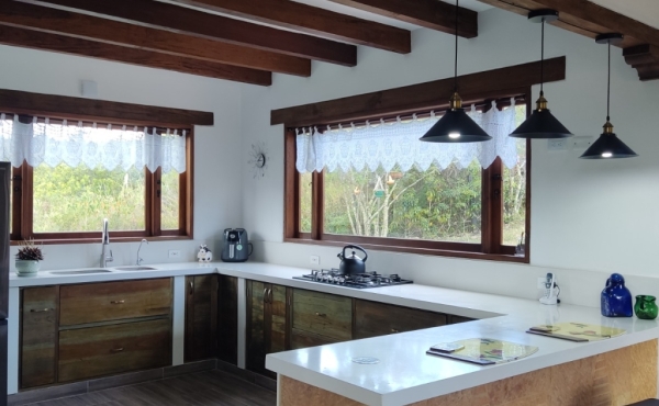 mesón  y peninsula cocina