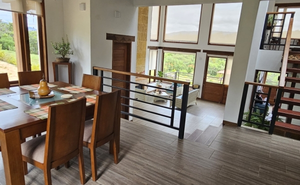 comedor - sala - escaleras