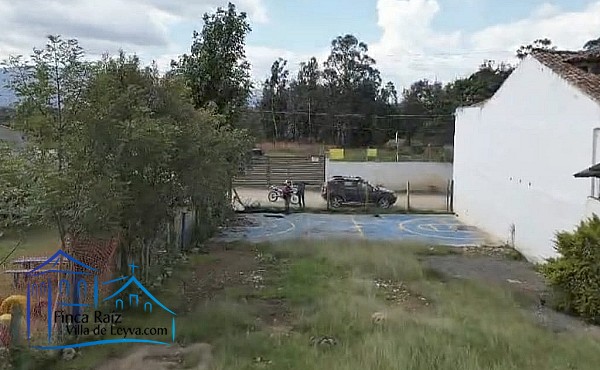 vista desde el centro hacia la vía